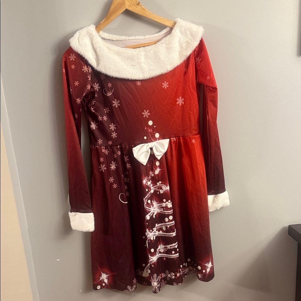 Denater Christmas-themed dress